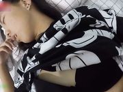 气质漂亮的大学美女被闺蜜男友吃饭时故意灌醉带到家里侵犯-近距离爆插拍摄