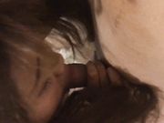 呻吟声听了让人心痒痒想使劲撞她的骚女被抓着头发爆操肥臀说不行了还叫爸爸口活非常赞对白淫荡