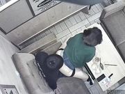 小情侣就是有激情啊中午吃饭的时候还要在包间里偷偷来一炮