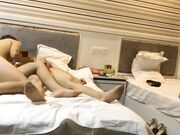 卖淫女屁股很肥爆操干的妹子说亲爱的受不了了