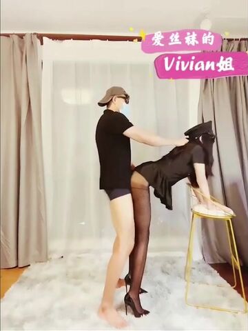 Vivan黑衣女警肉体拷问