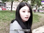 偷情人妻偶遇绿帽老公心真大