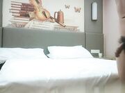 极品御姐大长腿黑丝被爆草还要自慰下才满足