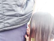 户外勾搭农民老头衣服都不脱掏鸡巴就舔刺激