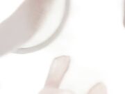 性感美女玩SM绑吊带黑丝项圈口塞吸蛋舔菊