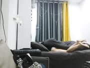 良家00后小女友床上刷抖音男友还要干爽翻了