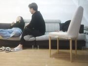 21岁姐姐小伙抠逼爽得她浑身颤抖口交