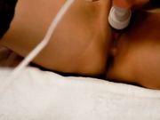 极品单身女神寂寞难耐闺房看动作片自慰高潮喷水来个爷们满足她插嘴插逼足交诱惑-上部