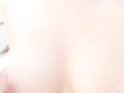 20岁美少女学生制服掏出粉嫩大奶子揉捏