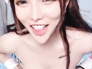 大眼网红妹子撅起屁股特写美鲍鱼粉穴01