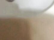 美少女和大肚猛男炮友玩性爱自拍各种抽插爆操