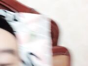 小少妇坐在椅子上让大哥抠逼玩喷水口交03