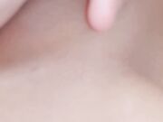 『糯米姬』近距离展示小穴好粉嫩随便舔都可以