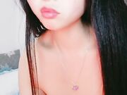 你可爱的小野猫手指自慰呻吟勾引小哥后入内射