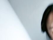 暴力扣穴 粉粉肥逼假屌猛捅 从下往上视角拍摄 双指扣入一直流水 小逼好痒淫语骚话