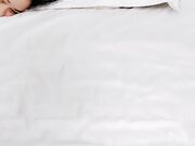 小少妇让小哥舔逼让大哥玩着骚奶子轮流爆草