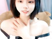 18学生嫩妹周末和小男友啪啪 今天女仆装诱惑 带着项圈跪地插嘴 假屌爆插小穴