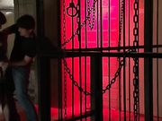 把女友带到监牢泡椅调教