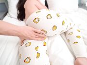 加菲猫瑜伽裤先挑逗然后在狠狠插入