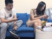 约了个黄裙妹子啪啪沙发上操口交抽插猛操