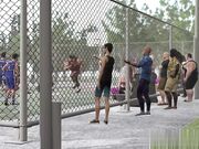 篮球运动员在街上操一个性感的啦啦队女孩