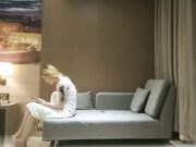 探花小泉陌陌约来的少妇白嫩大长腿后入打桩