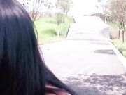 风骚御姐户外站立自慰喷水量占大鸡巴也不停