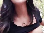 御姐直播户外野战勾引大爷上位站立打桩