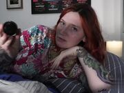 蝙蝠侠拯救了两个渴望三人行的辣妹和他的美味暨