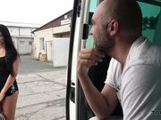 Girl From The Factory 车震来自工厂的女孩