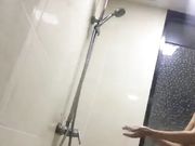 土豪狼粉付费群大眼睛美女直播大秀裸体跳艳舞洗澡