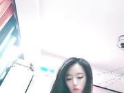 大鸡巴撑爆她的小嘴 边舔边流水 淫声荡语不断给大哥乳交大鸡巴2