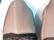 蝴蝶逼小骚妹露脸让纹身小哥各种玩弄2