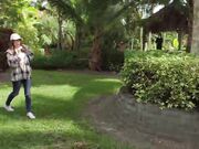 丹尼参观一所大学并遇到了渴望鸡巴的索菲亚 莱昂内和梅 米兰诺