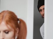 早晨灌满梨型身材舍友的嫩穴