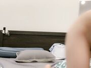 嫩穴美少女蜜桃臀骑乘位 特写视角舔粉穴 浴室被扣穴狂喷尿