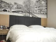 步宾探花第二场约了个牛仔裤性感大奶妹子啪啪 穿上连体丝袜后入骑坐大力抽插猛操