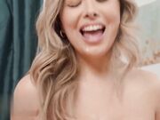 性感的克洛伊 邦发现亚历克斯 传奇正在观看她的天然巨乳 并给了他一个教训