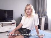 我终于干了朋友老婆的粉嫩小穴 还把精液射进了她的嘴里