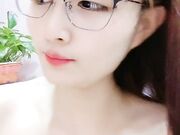 舔弄大鸡巴深喉 激情上位后入抽插