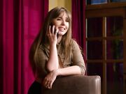 被绑起来的莉娜 保罗成为性瘾者 引诱卡莉 格雷激烈性交