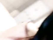 随着音乐的节拍 自己都来抖奶 掰开自己的一线天蜜穴