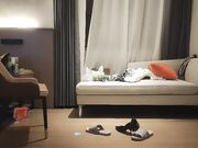 风骚轻熟女 迫不及待揉捏小哥JB 喜笑颜开掰开双腿 高跟鞋开档裤 扶沙发后入猛操