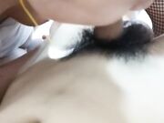 逼逼很嫩还没毛的工厂小妹约炮门口保安激情啪啪 大哥很会玩龟头不断摩擦骚逼