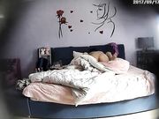 酒店玫瑰房偷拍水嫩美女和男友开房一个小时连着干了2次,!国语