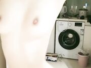 年轻气质女友朵朵 和包皮男小男友口交 很小心翼翼 慢慢给男友吃