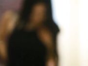 色魔摄影师套路身材非常棒的兼职野模 摆出各种淫荡姿势