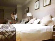 专攻良家极品深夜清纯美腿女神 你好可爱笑起来好好看 调调情长开双腿舔逼