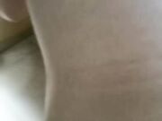 白日宣淫好刺激 勾搭银行大厅等取钱的白领 身材不错 勾搭成功搞到卫生间直接啪啪