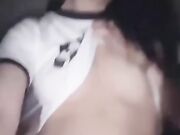 车内吃鸡啪啪_夜晚来到郊外车振_小穴摸的受不了_上位骑乘无套输出_内射